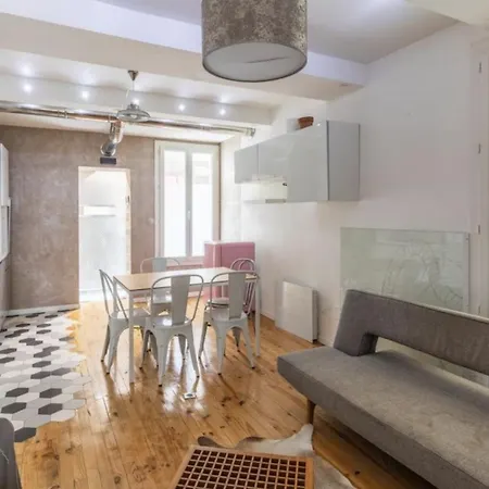 公寓 Beautifully Renovated 17th *