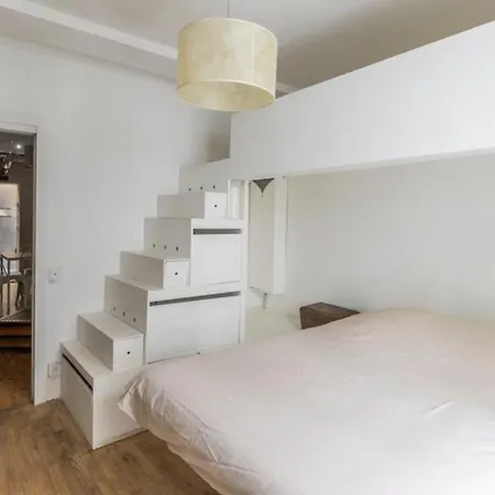 Beautifully Renovated 17th *