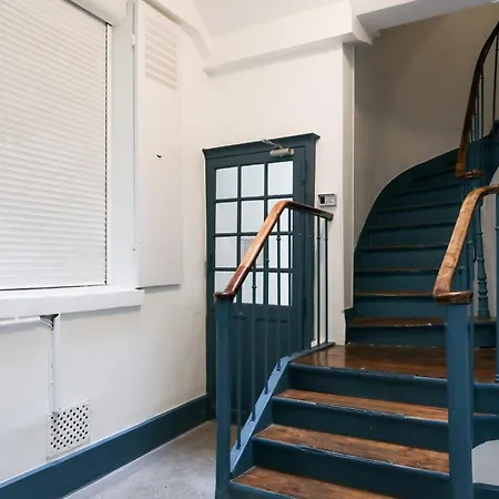 公寓 Beautifully Renovated 17th