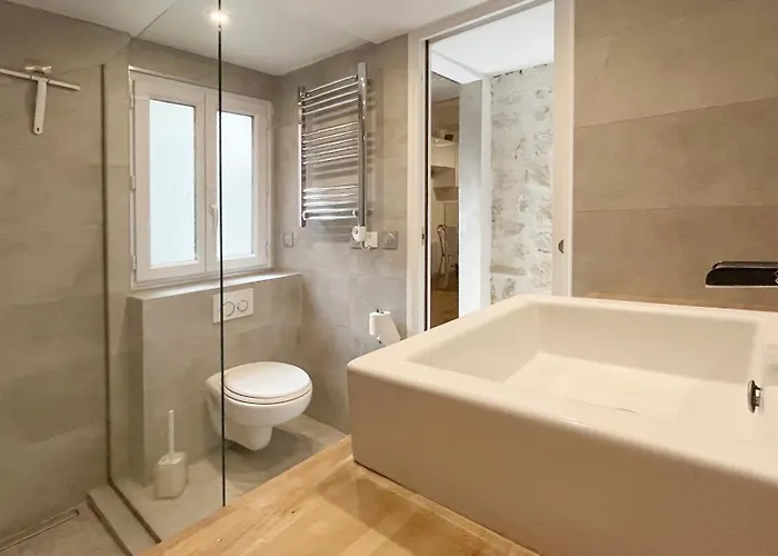 Beautifully Renovated 17th Lejlighed Paris